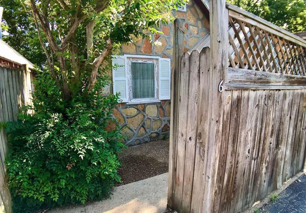 D'Vinery Rock Cottage/ #6 Eureka Springs Exterior photo