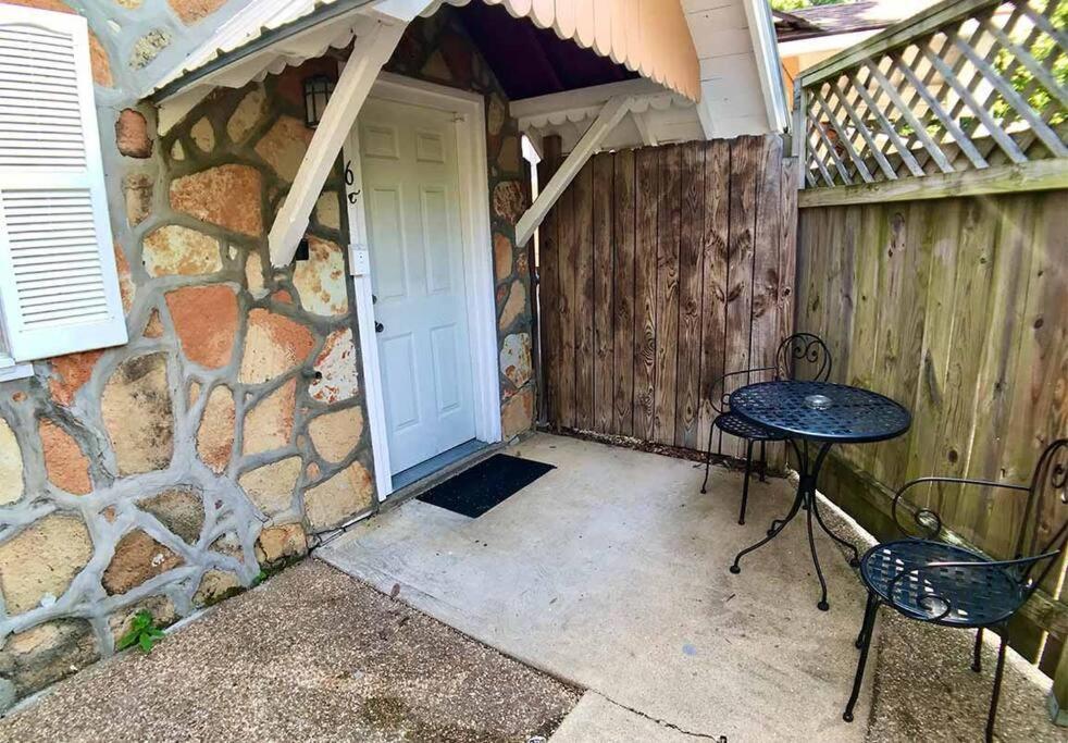 D'Vinery Rock Cottage/ #6 Eureka Springs Exterior photo